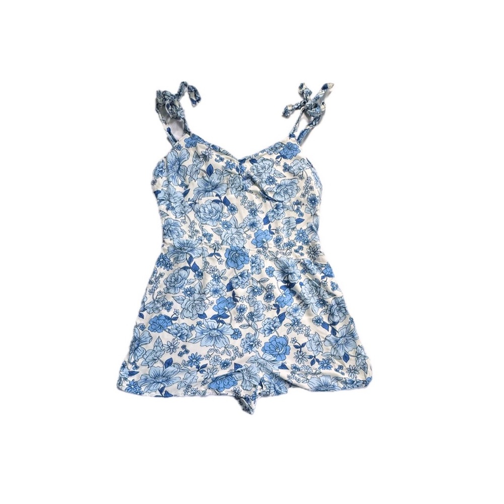 Derek Heart Women’s Blue & White Floral Romper Size L Cute Casual Short Feminine